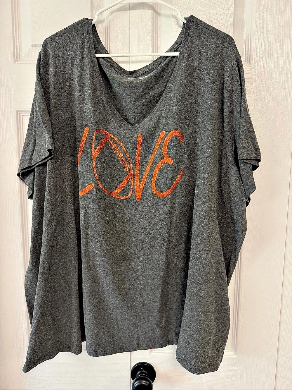 Women’s Amazon Essentials Graphic “Love” Short Sleeve Top in Gray